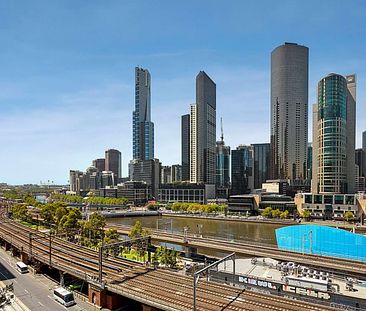 “SPACIOUS, SUN DRENCHED AND IN THE HEART OF MELBOURNE” - Photo 2