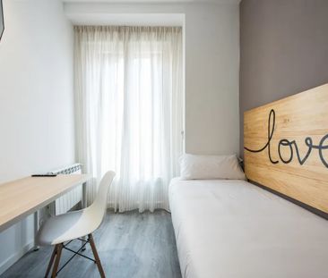 Calle de las Hileras, Madrid, Community of Madrid 28013 - Photo 2