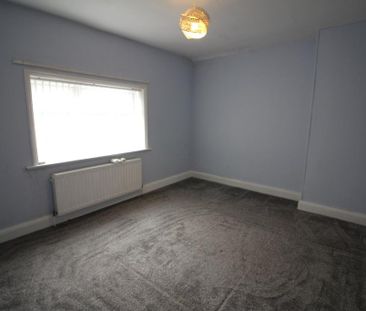 2 bedroom end of terrace house to rent - Photo 5