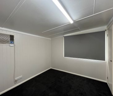 Three Bedroom Home with Sunroom - Photo 3