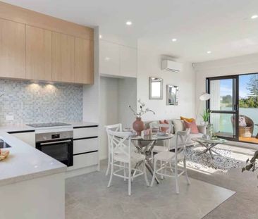 Spacious 3-Level Glen Eden Townhouse – Extra P... - Photo 1