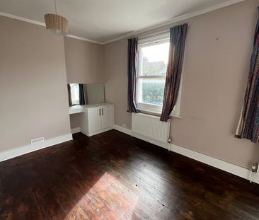 4 Bed Semi-Detached House, Tritton Road, SE21 - Photo 4