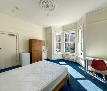 1 bedroom in a house share to rent - Photo 4