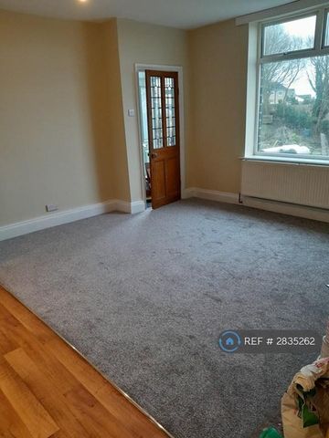 2 bedroom terraced house to rent - Photo 4
