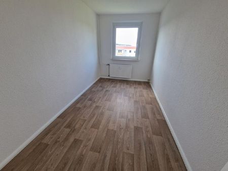 schöne 3-R-Whg mit Balkon und neuer Einbauküche - Photo 3