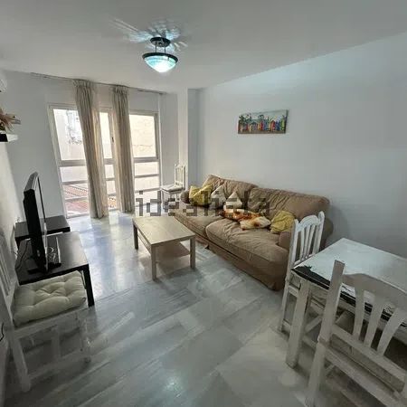 Alquiler de piso en Calle Martínez Maldonado - Photo 1