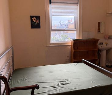 Room in a Shared House, Shepherds Bush Road, W6 - Photo 1