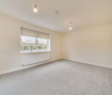 2 bedroom end of terrace house to rent - Photo 5