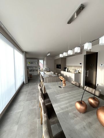 Prachtige penthouse in centrum Zwevezele met 2 slaapkamers! - Photo 2