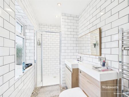 4 bedroom semi-detached house to rent - Photo 2