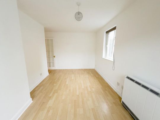 1 bedroom ground floor flat to rent - Photo 1