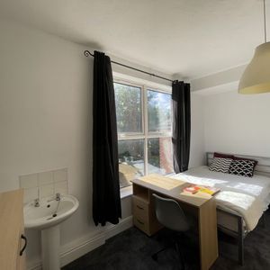 315 Crookesmoor Road - Photo 2