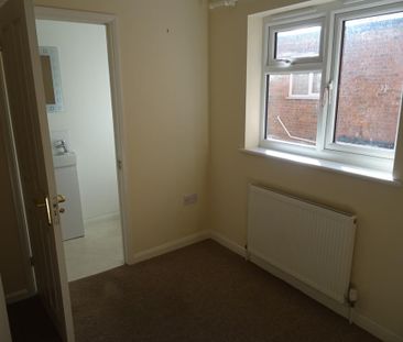 Available 1 Bed Flat - Photo 1