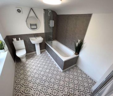 2 bedroom terraced house to rent - Photo 5