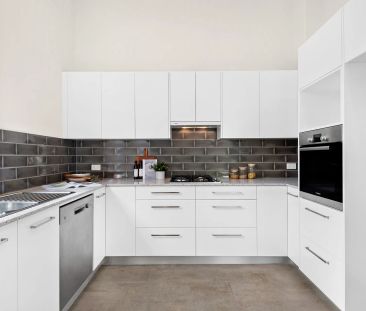 KING OF THE HILL 'HILLVIEW' GRAND EDWARDIAN RESIDENCE - Photo 4