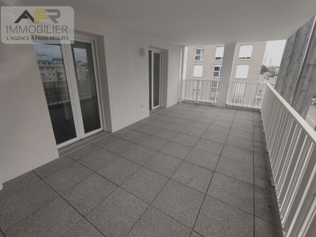 Location Appartement 4 pièces 82m² - Photo 4