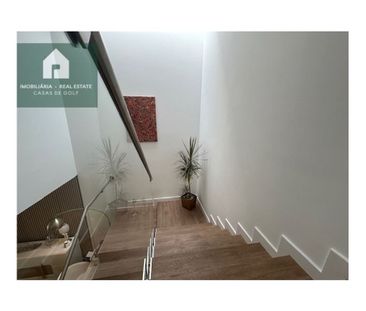 Luxury Semidetached House for rent in Charneca de Caparica, Portugal - Photo 4