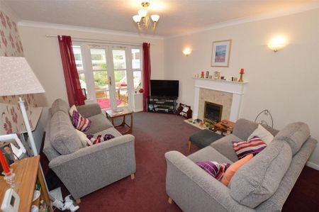 2 bedroom detached bungalow to rent - Photo 2