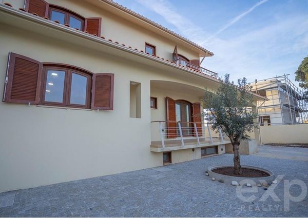 Villa V4 totally renovated in Miramar, Vila Nova de Gaia, Portugal