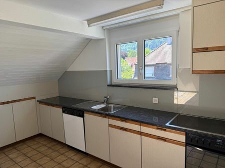 "4 1/2-Zimmerwohnung mit grossem Balkon und Cheminée" - Foto 2