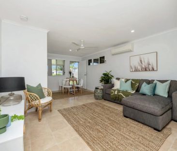 Convenient Family Living with Solar - Photo 2