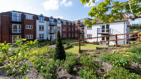 Colebrooke Lodge, Reigate - Photo 2