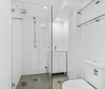 All Bills Included, Centrally Located, Private, Sun-Kissed , Oversi... - Photo 5