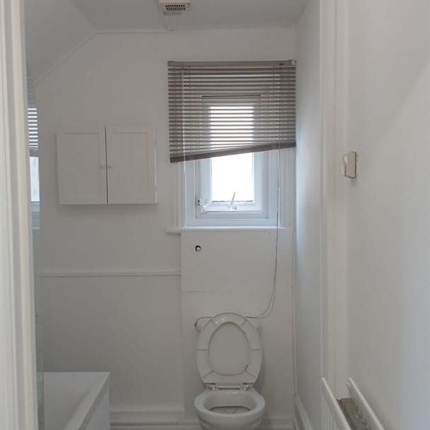 Warham Road, South Croydon CR2, London - Photo 1