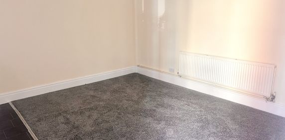 Shafton Place, LS11 - Photo 2