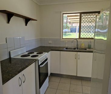 Close to Hospital and train station - Photo 2