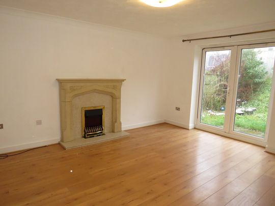 Bairstow Lane, Sowerby Bridge - Photo 1