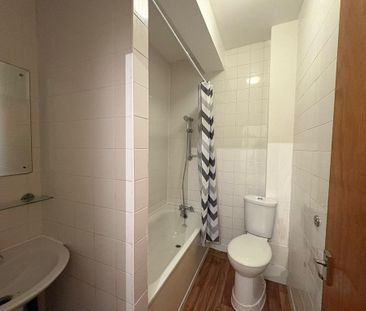 2 bedroom flat to rent - Photo 3