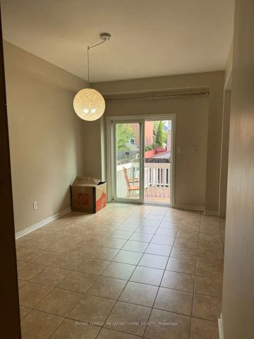 Detached Home For Lease | W9237250 - Photo 4