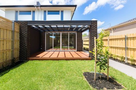 Modern & Roomiest Home in the McKinnon Zone - Photo 4