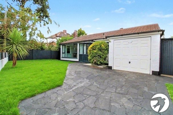 3 bedroom bungalow to rent - Photo 1