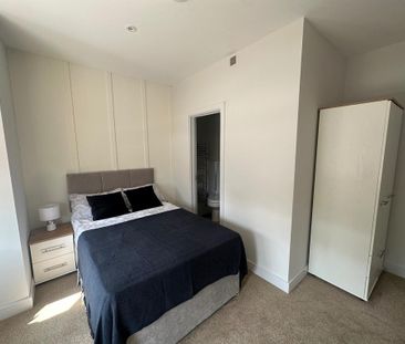 1 bedroom in a house share to rent - Photo 4