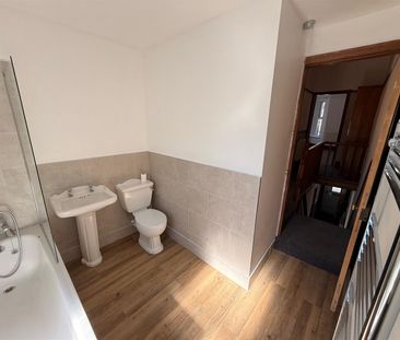 Waverley Grove, Birkenhead - Photo 4