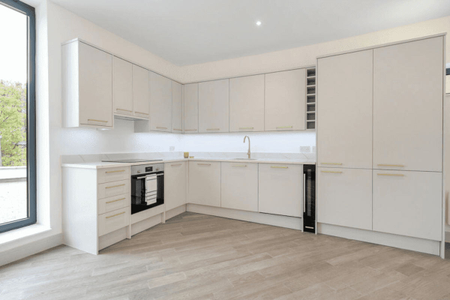 Norbury Crescent, London, SW16 - Photo 4