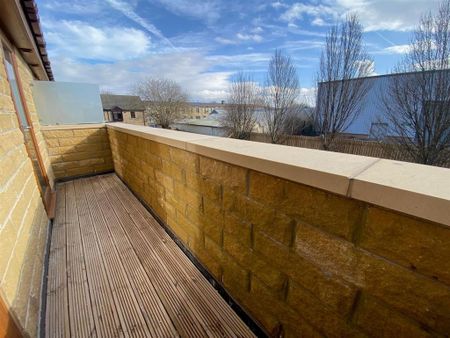 4 bedroom semi-detached house to rent - Photo 4