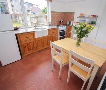 2 Bedroom House - Semi-Detached - Photo 6