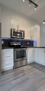 LANGLEY - 3 BEDROOM, 2.5 BATHROOM TOWNHOUSE NOW AVAILABLE - Photo 3