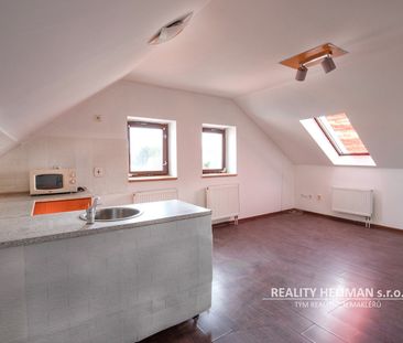 Pronájem bytu 1+kk 36 m² - Photo 1