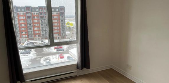 À louer (disponible immédiatement): Grand condo de 3 ½ semi-meublé à Laval - Photo 2