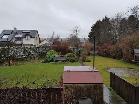 3 bedroom semi-detached house to rent - Photo 4