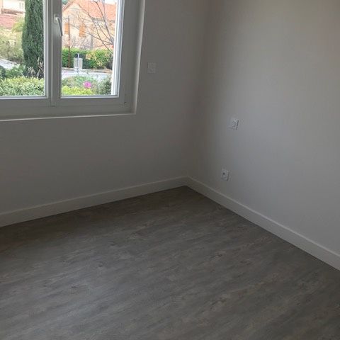 Location Appartement 3 pièces 43m² CARQUEIRANNE 83320 - Photo 1