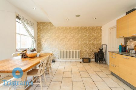 2 bed Penthouse for Rent - Photo 4