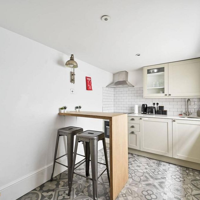 Studio to rent - Photo 1