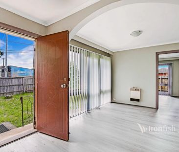 2 Bed, 1 Bath - Photo 4