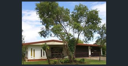 Well-Presented 3-Bedroom Residence in Bayview Heights - Photo 2