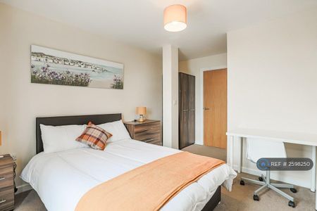 3 bedroom flat to rent - Photo 5